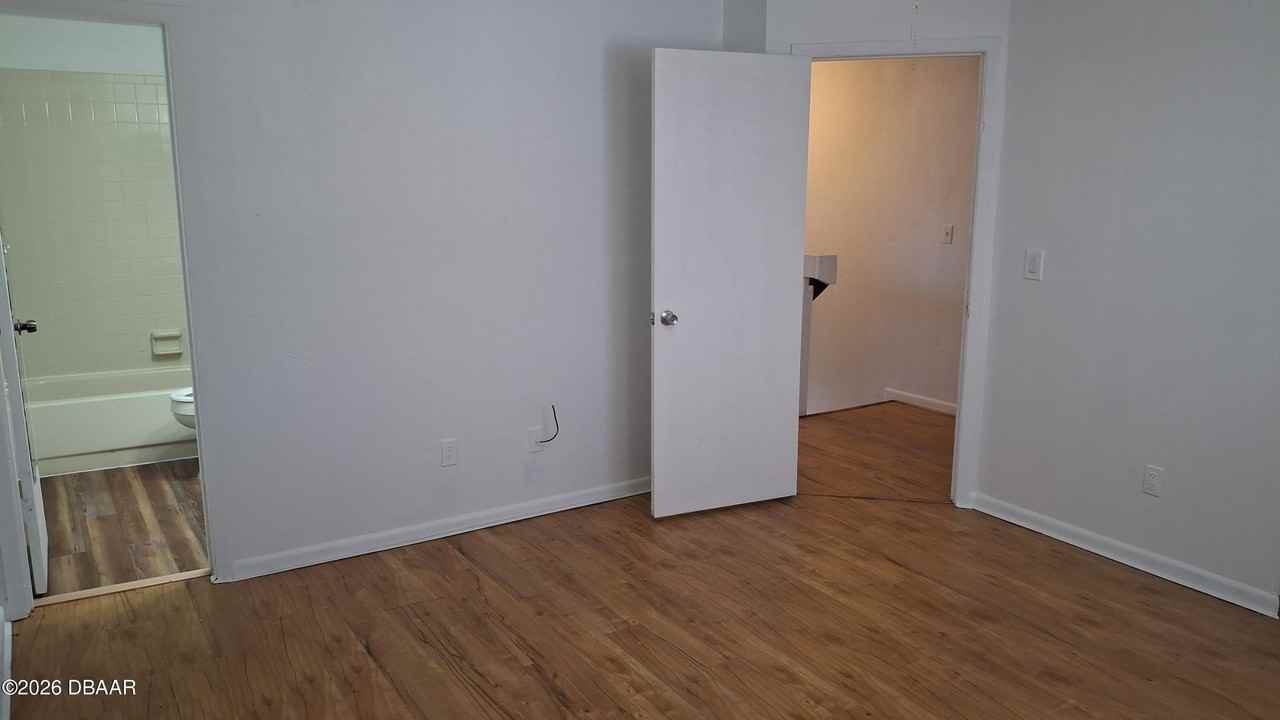 196 W Sandalwood Ct - Photo 7 of 38