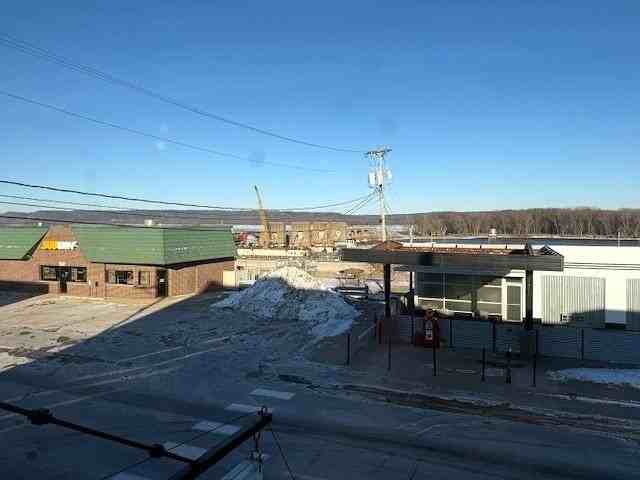 100 1/2 Market St - Photo 4 of 17