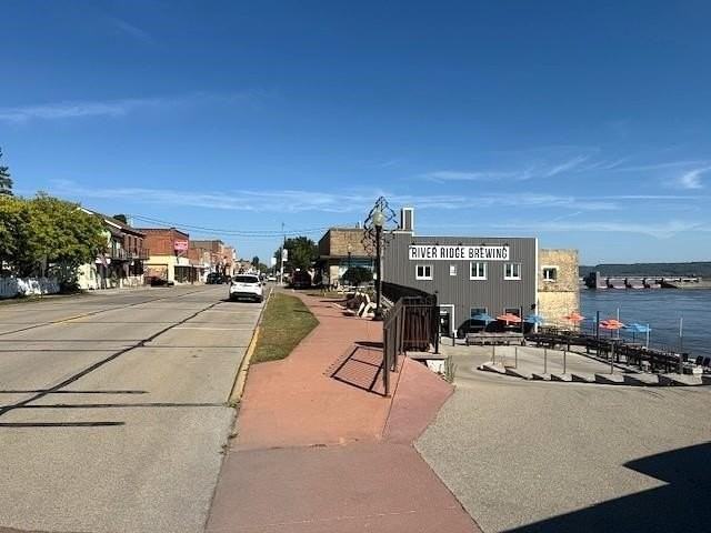 305 S Riverview St - Photo 2 of 11