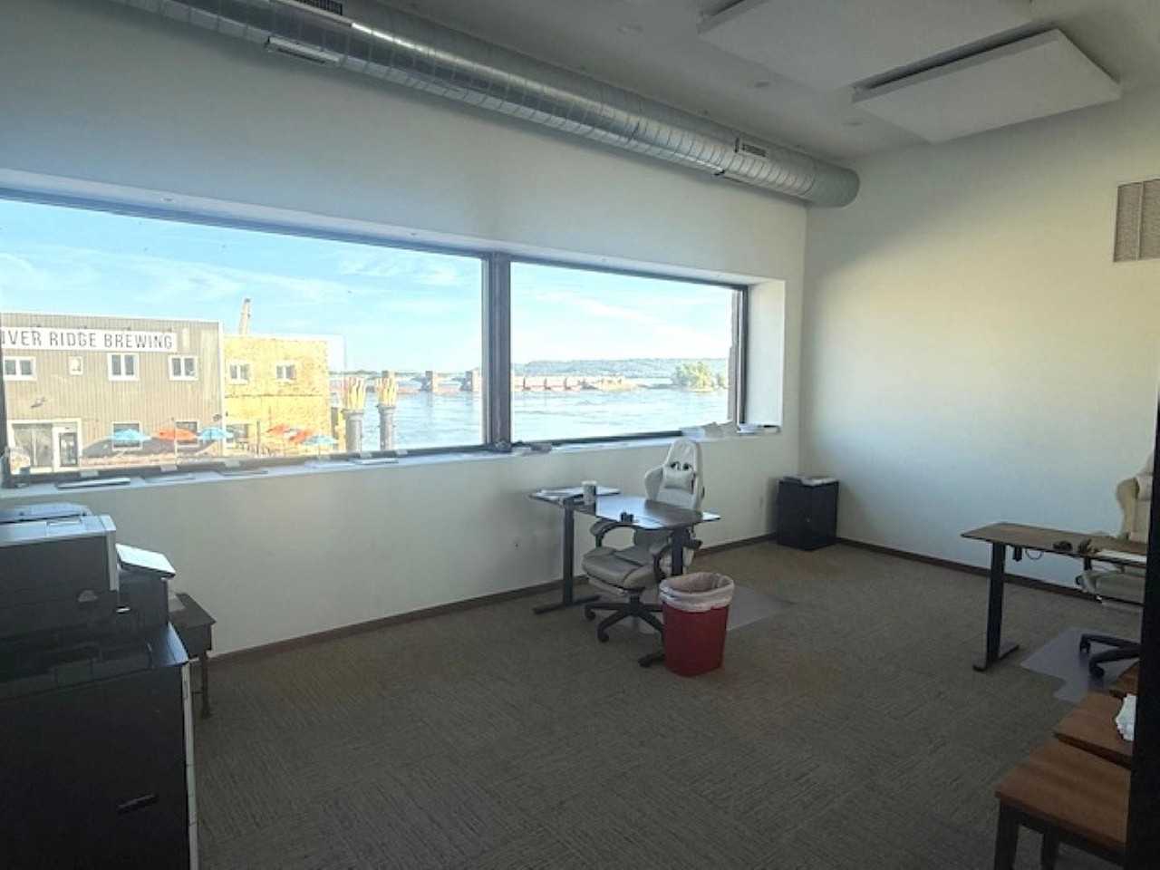 305 S Riverview St - Photo 7 of 11