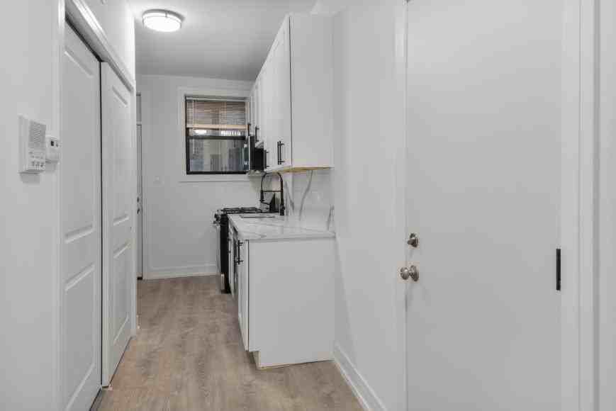 1904 N Whipple St - Photo 4 of 10