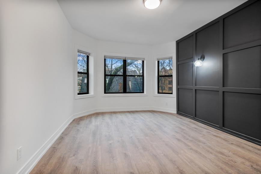 1904 N Whipple St - Photo 5 of 10