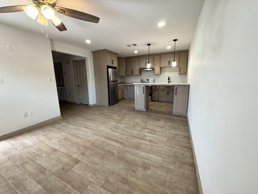 2873 Del Rio Blvd - Photo 3 of 11