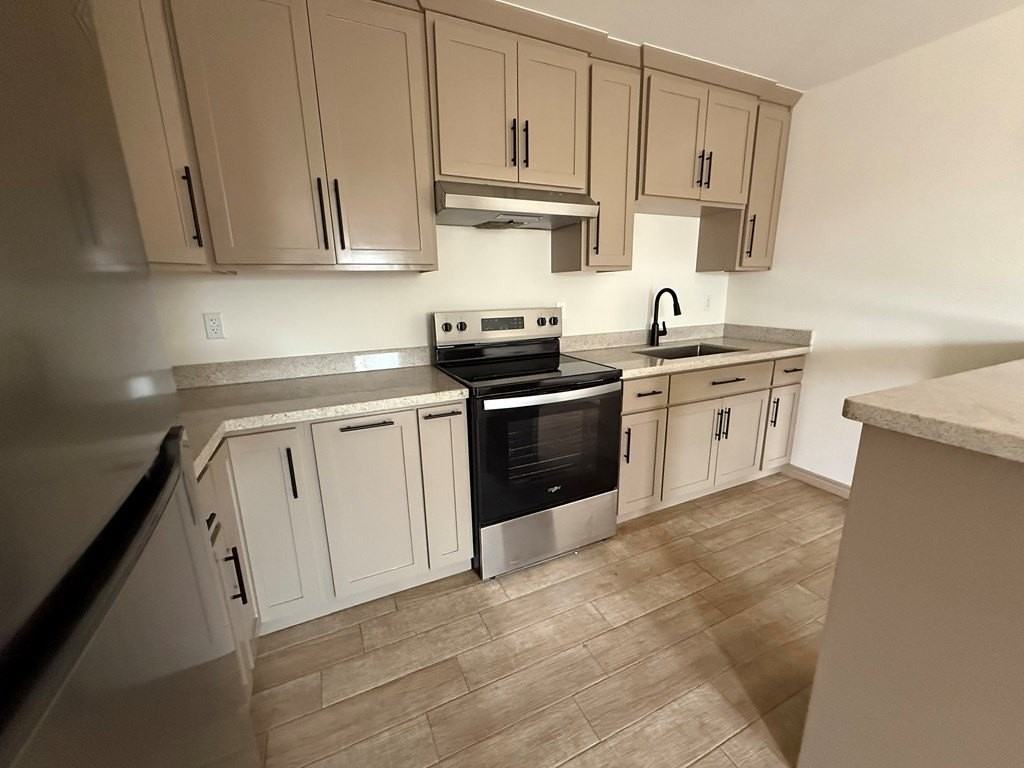 2873 Del Rio Blvd - Photo 5 of 11