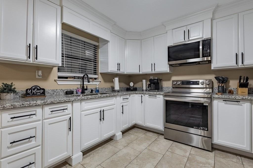 1204 Winding Ridge Dr - Photo 5 of 40