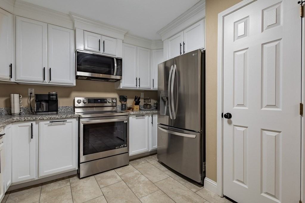 1204 Winding Ridge Dr - Photo 6 of 40