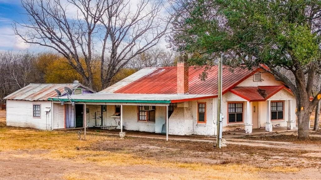 21058 N Highway 277 - Photo 4 of 50