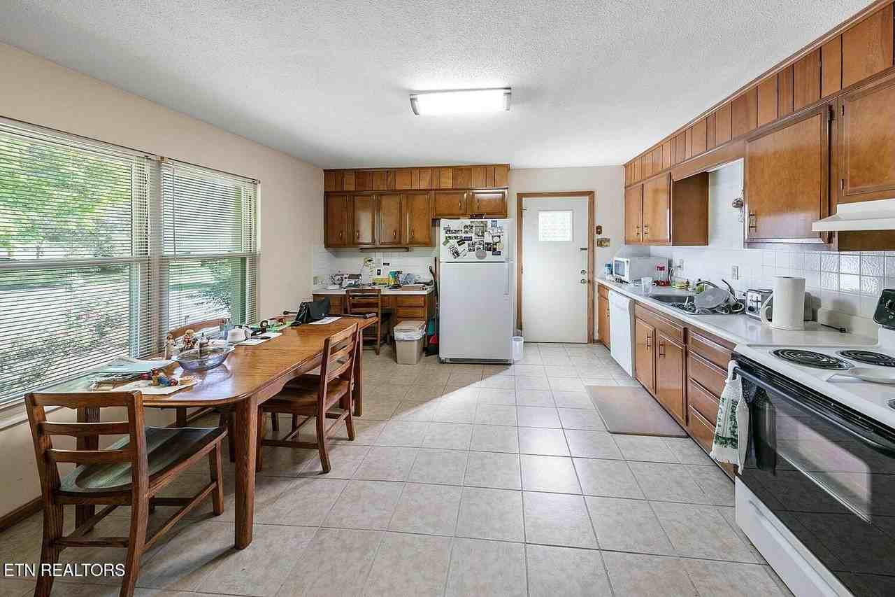 714 Broome Rd - Photo 5 of 10