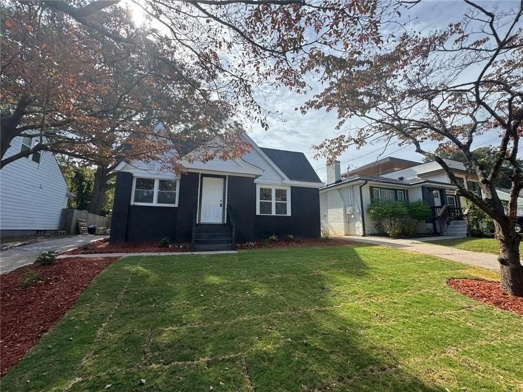 1332 Thurgood St Sw - Photo 3 of 40