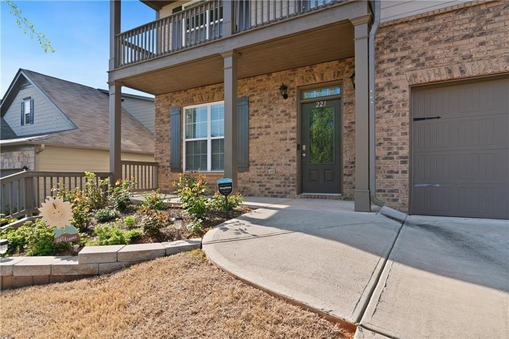 221 Orchard Trl - Photo 2 of 41