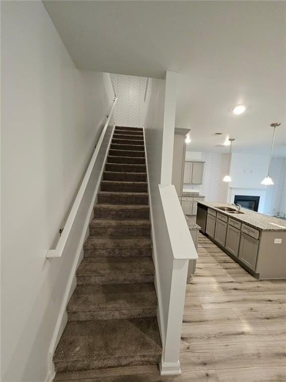 7490 Knoll Hollow Rd - Photo 6 of 10