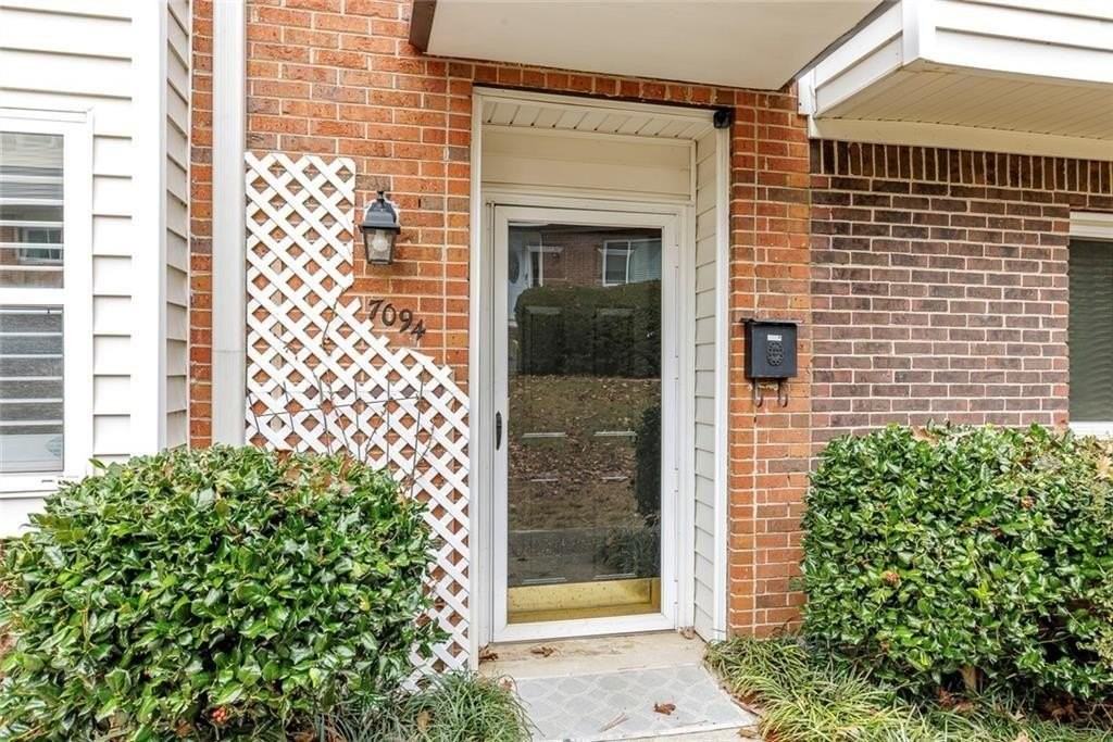 7094 Stonington Dr Ne - Photo 4 of 43