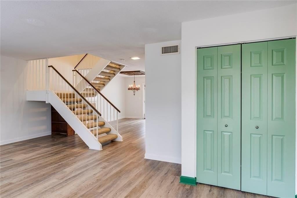 7094 Stonington Dr Ne - Photo 5 of 43