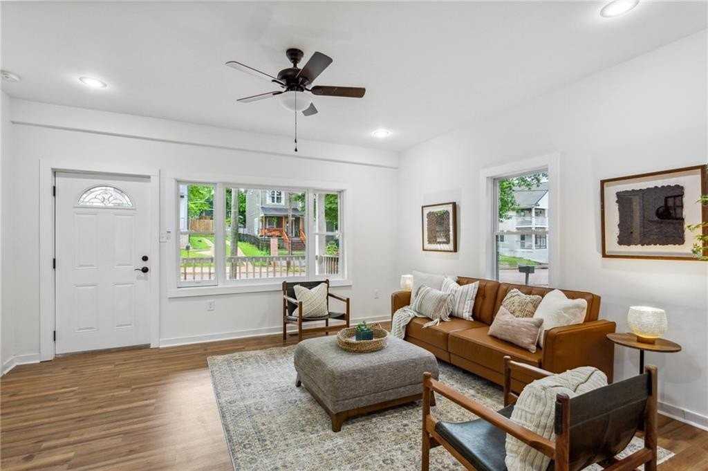 698 Garibaldi St Sw - Photo 5 of 26