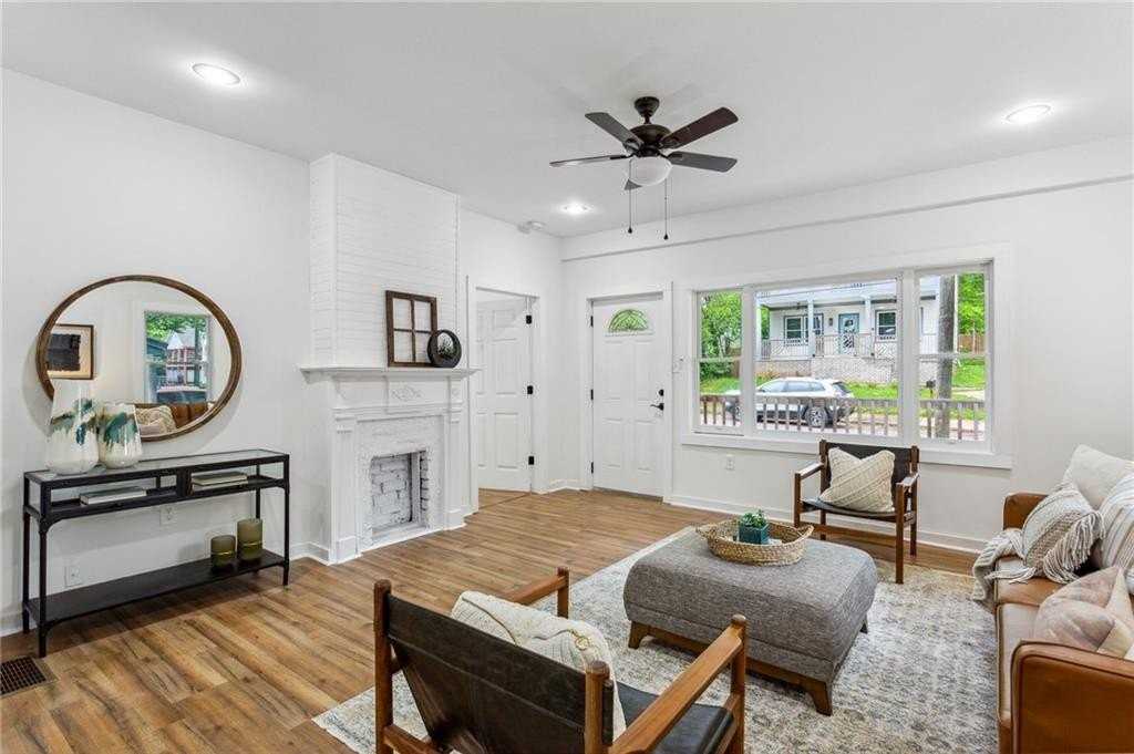 698 Garibaldi St Sw - Photo 6 of 26