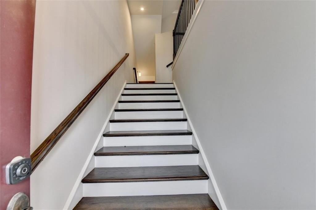 2083 Holtz Ln - Photo 4 of 50