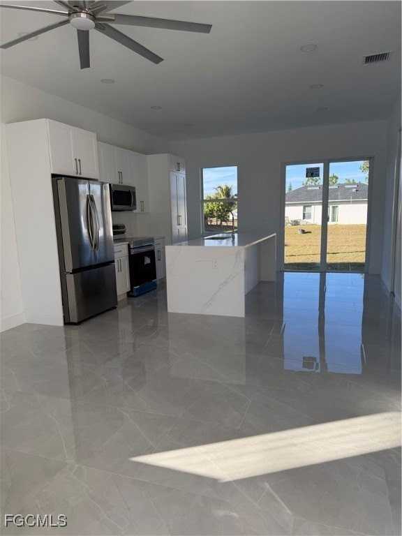 1037 Macy St E - Photo 4 of 27