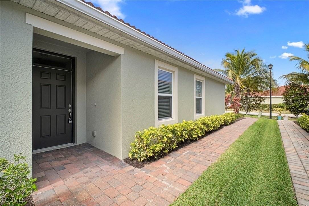 4290 Dutchess Park Rd - Photo 5 of 42