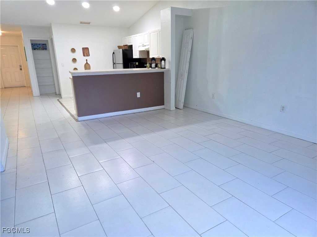 2218 Keith Ave S - Photo 5 of 7