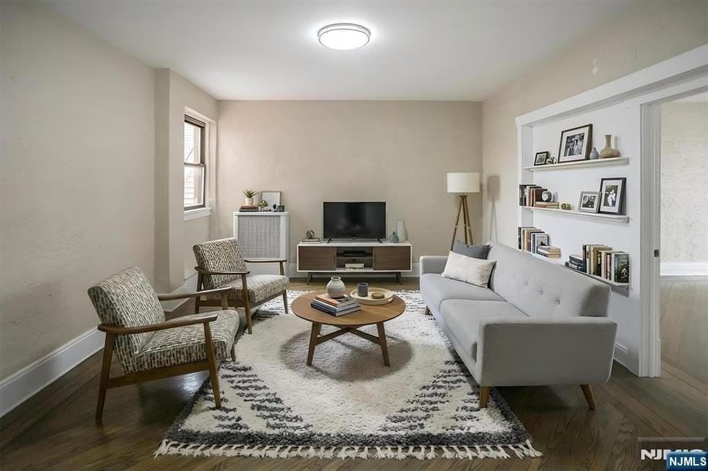 204 Church St - Photo 2 of 31