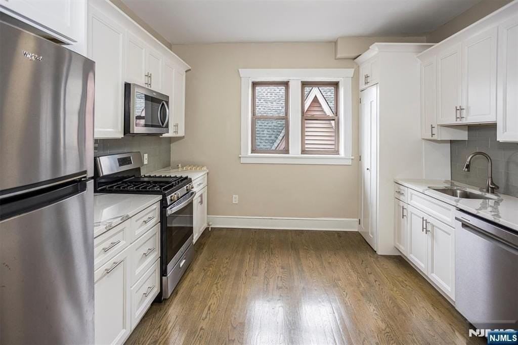 204 Church St - Photo 7 of 31