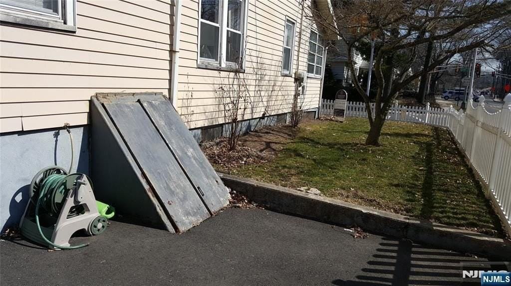 204 Spruce St #2 - Photo 6 of 24