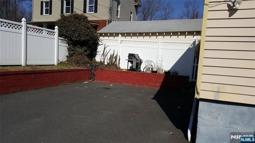 204 Spruce St #2 - Photo 7 of 24