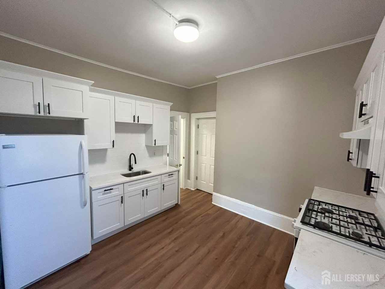 88 Harvey St #4 - Photo 4 of 10