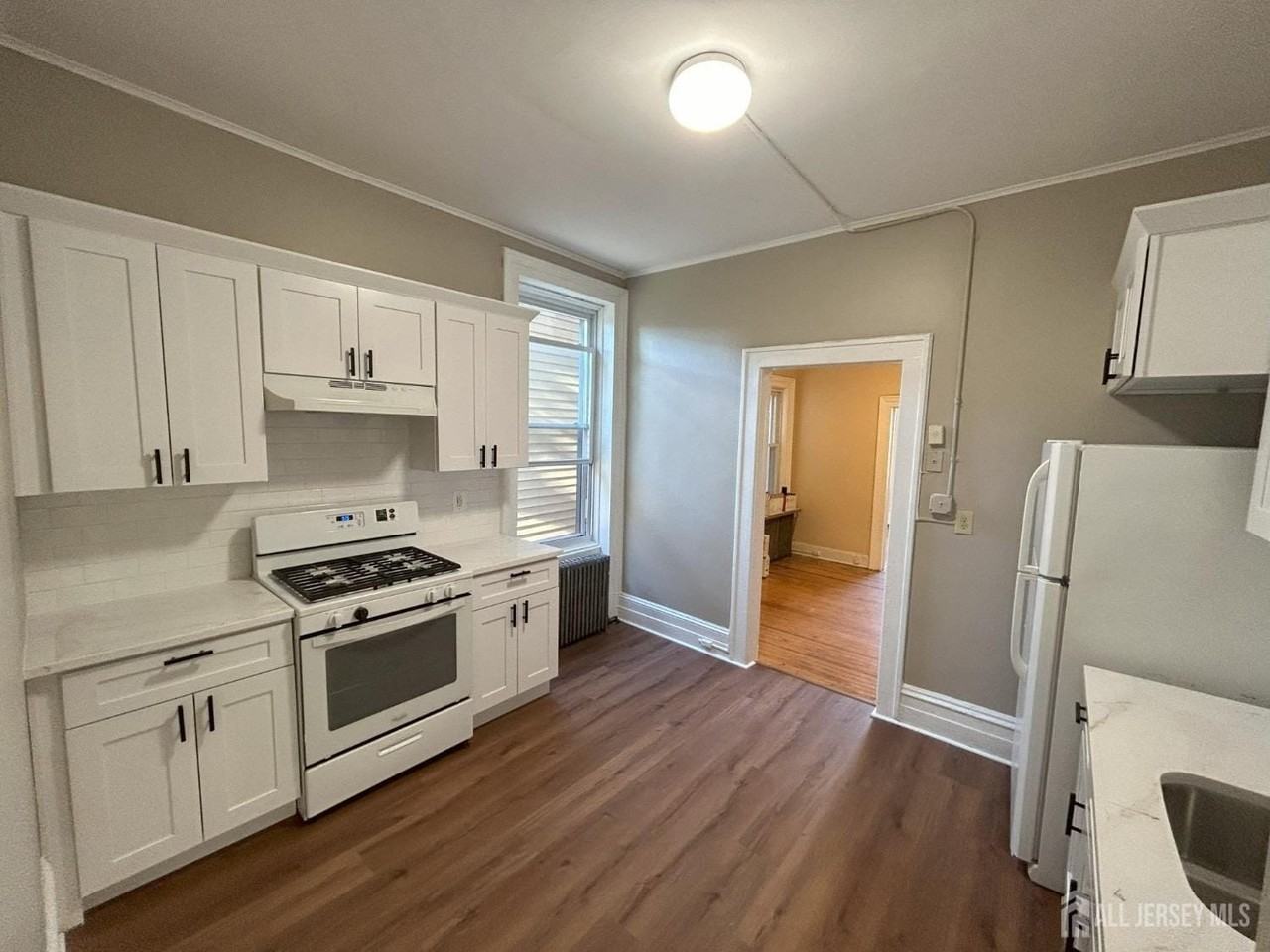 88 Harvey St #4 - Photo 5 of 10