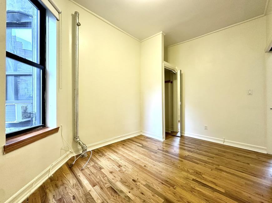 3133 Broadway - Photo 6 of 6