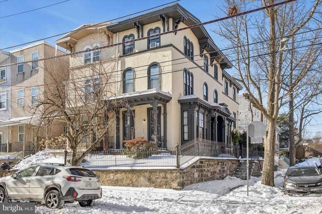 418 N 32nd St #3 - Photo 3 of 25