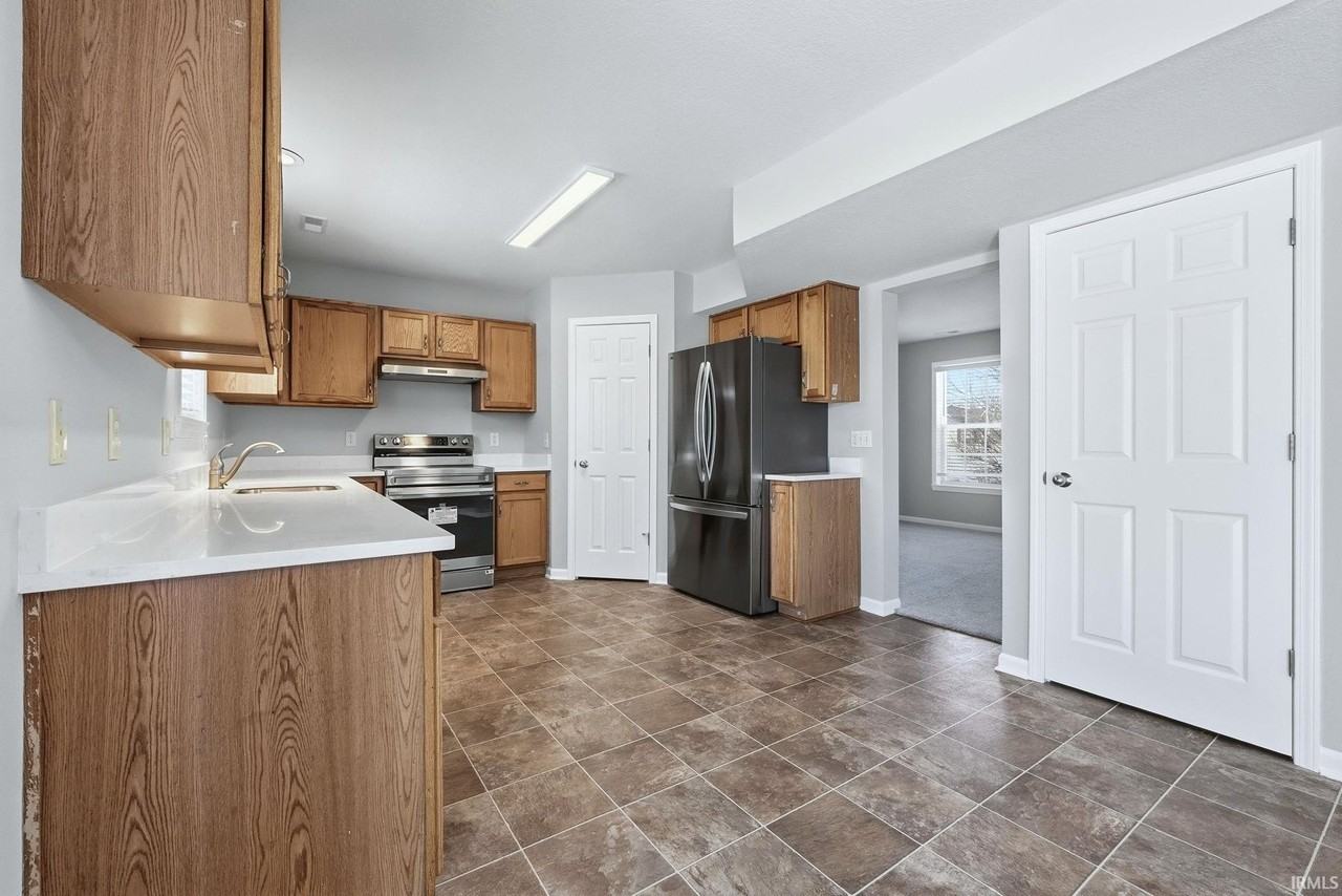 5121 Harmony Ln - Photo 5 of 31