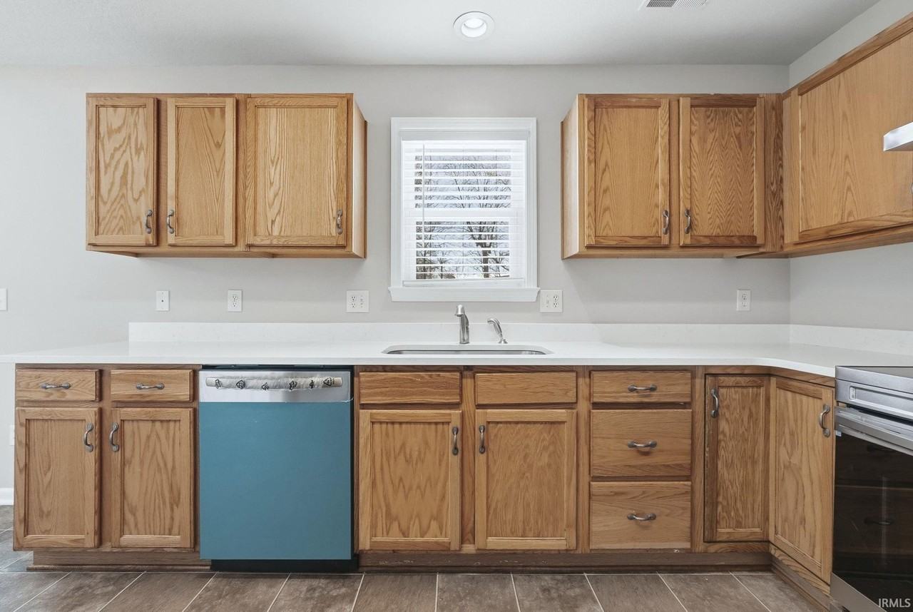 5121 Harmony Ln - Photo 7 of 31