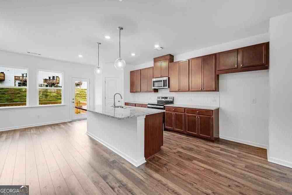 3192 Eastham Run Dr - Photo 3 of 6