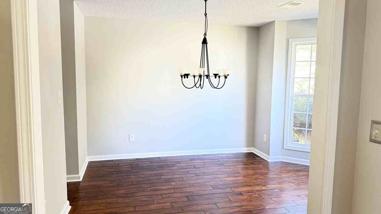 273 Bainbridge Cir - Photo 2 of 22