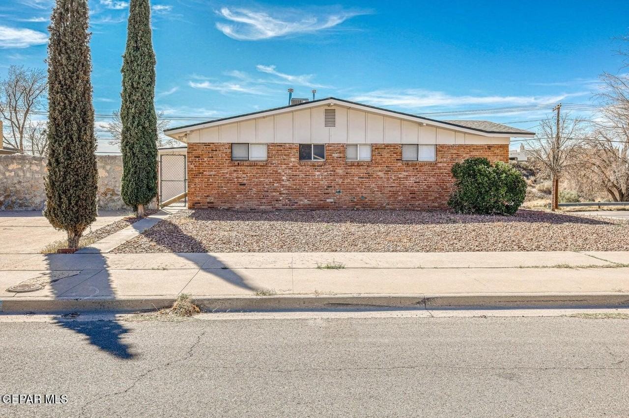 524 S Balboa Rd - Photo 4 of 50