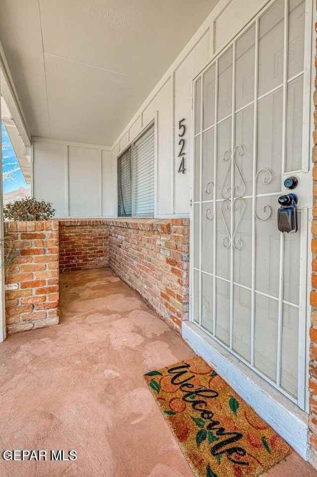 524 S Balboa Rd - Photo 5 of 50