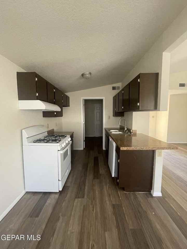 6227 Impala Ave - Photo 6 of 19