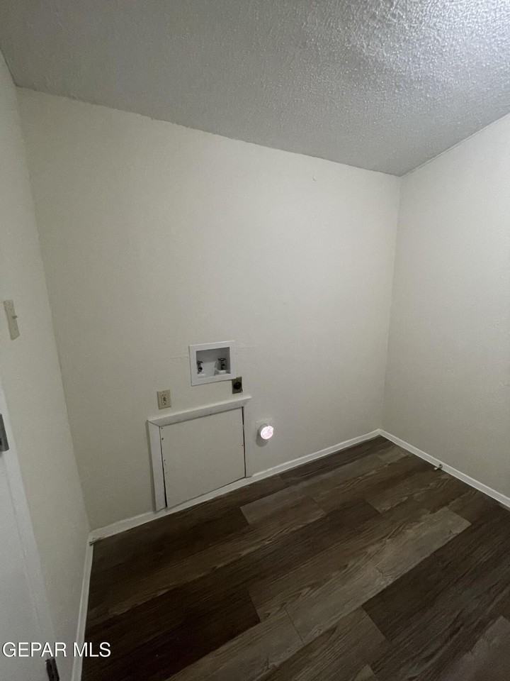 6227 Impala Ave - Photo 7 of 19