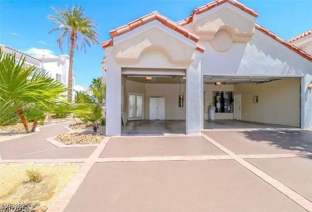 2460 Monarch Bay Dr - Photo 3 of 30