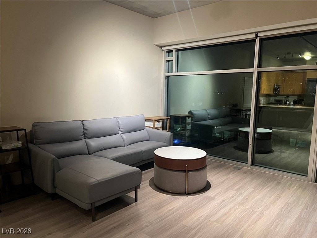 353 E Bonneville Ave #811 - Photo 6 of 35