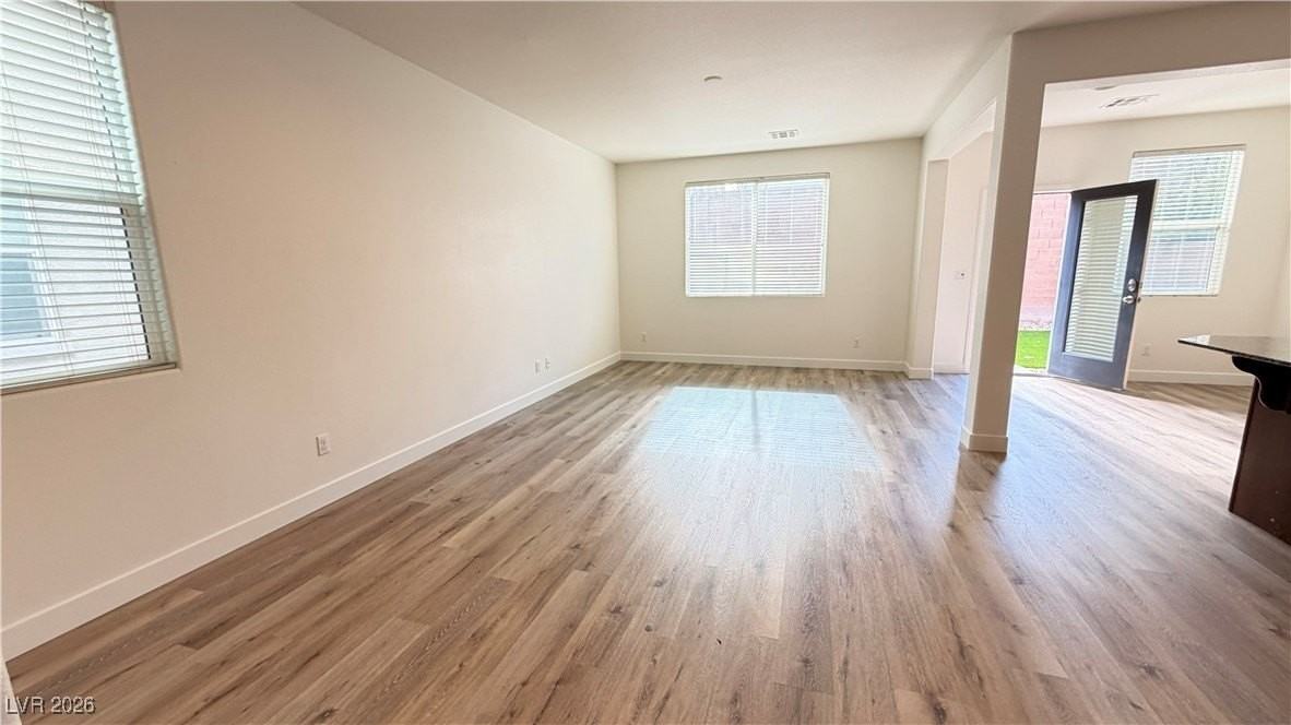 7375 Benlomond Ave - Photo 3 of 30