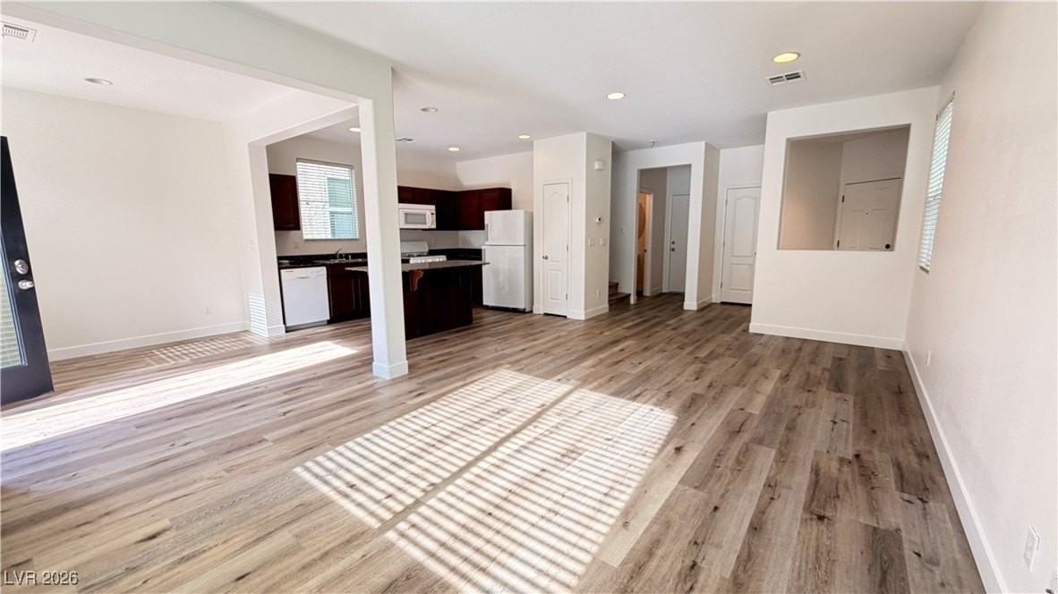 7375 Benlomond Ave - Photo 6 of 30