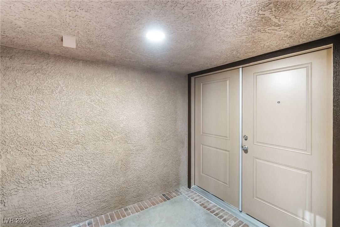 968 Pinehurst Dr - Photo 4 of 50