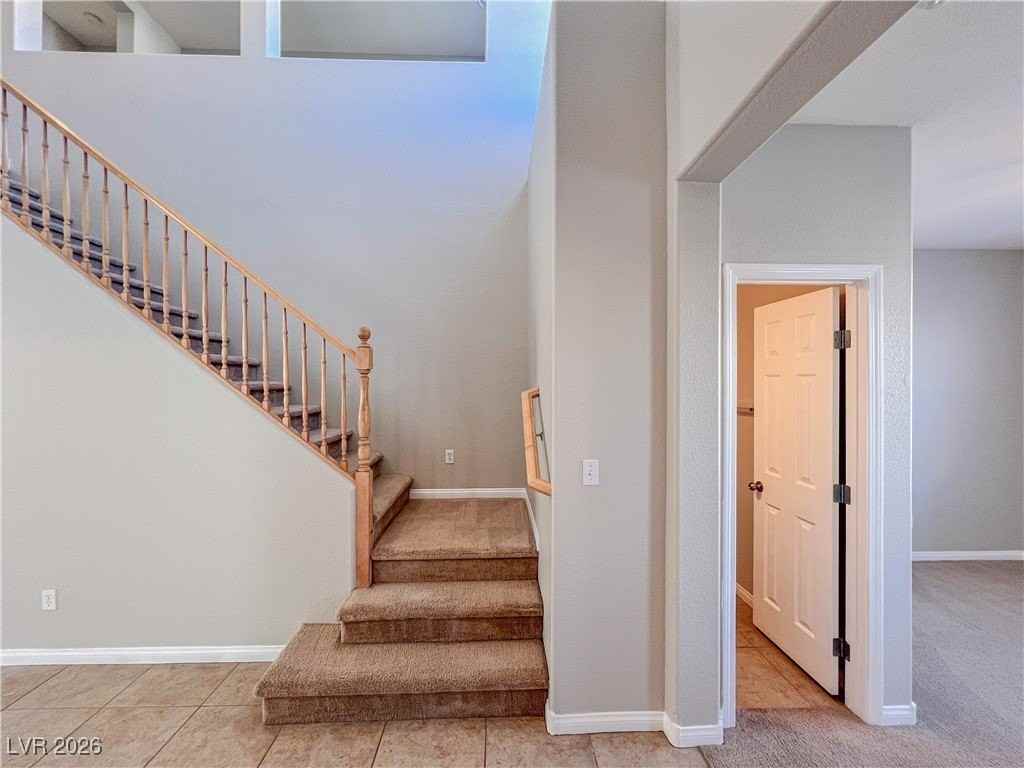 8019 Anasazi Ranch Ave - Photo 4 of 37