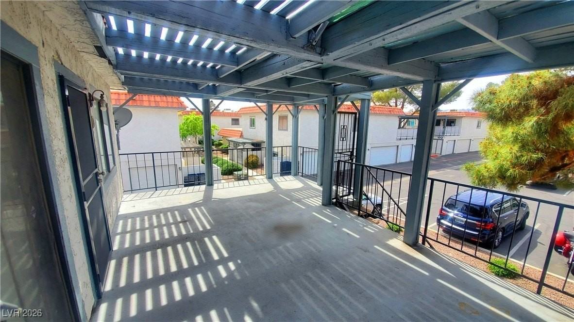 1028 Willow Tree Dr #D - Photo 2 of 12