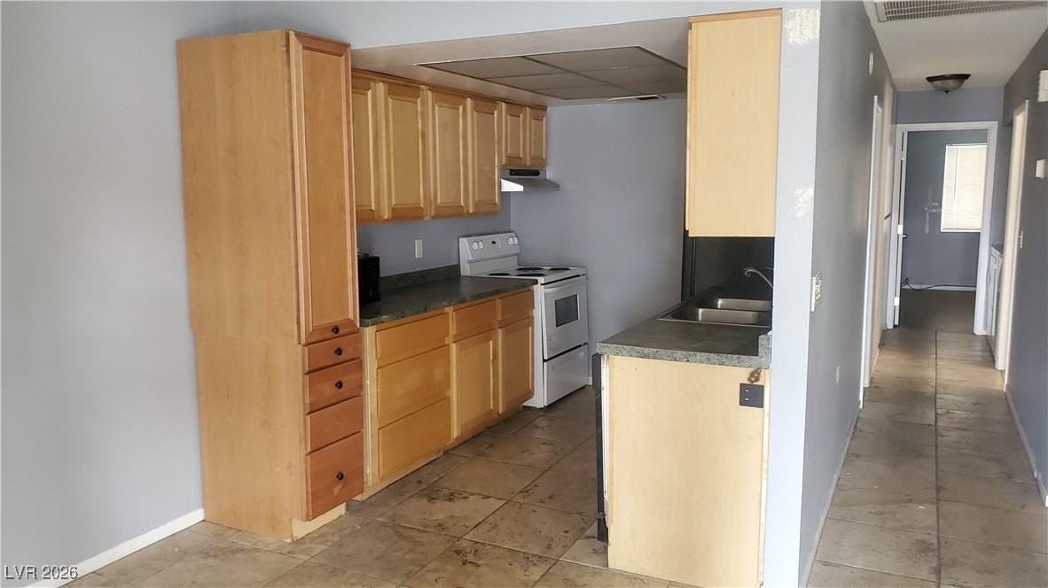 1028 Willow Tree Dr #D - Photo 3 of 12