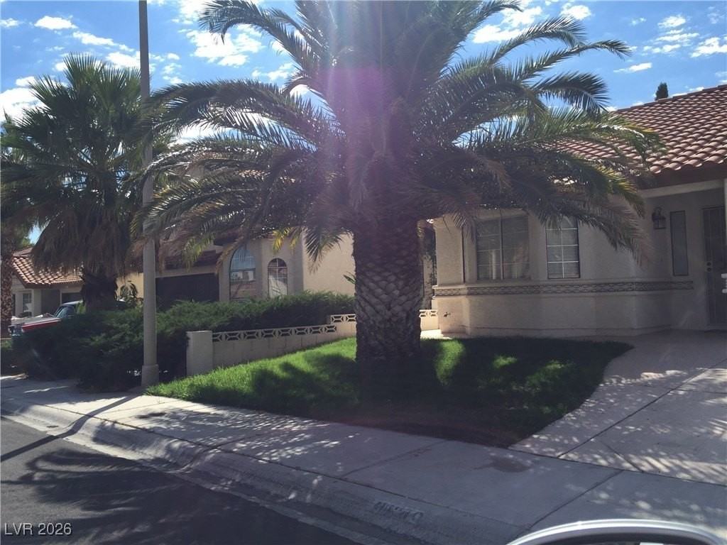 8649 Trafalgar Dr - Photo 3 of 33