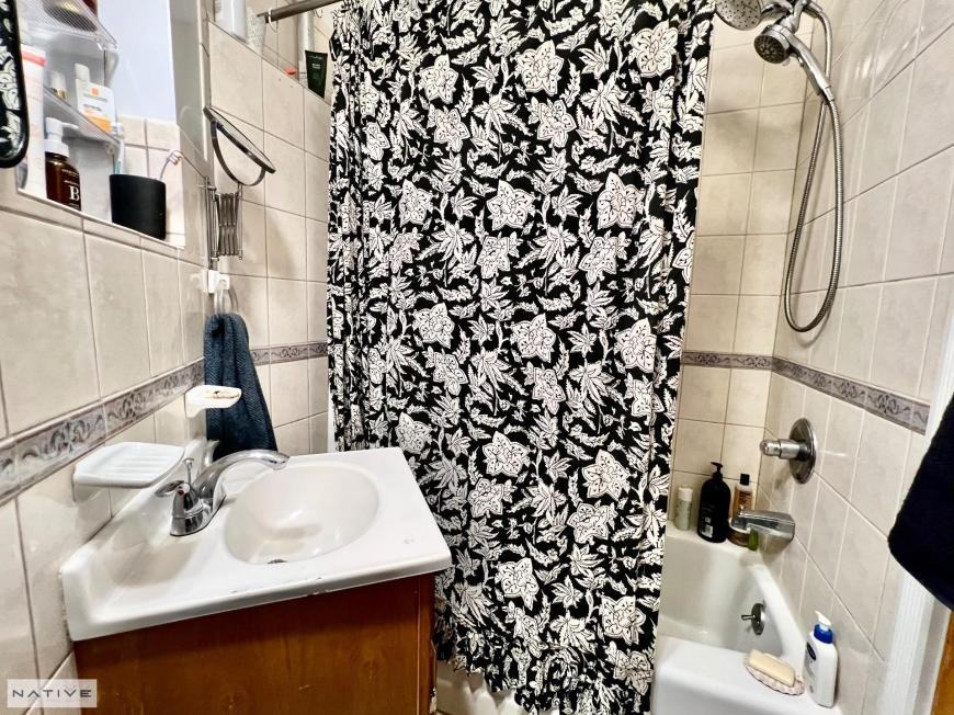 161 Milton St - Photo 4 of 10