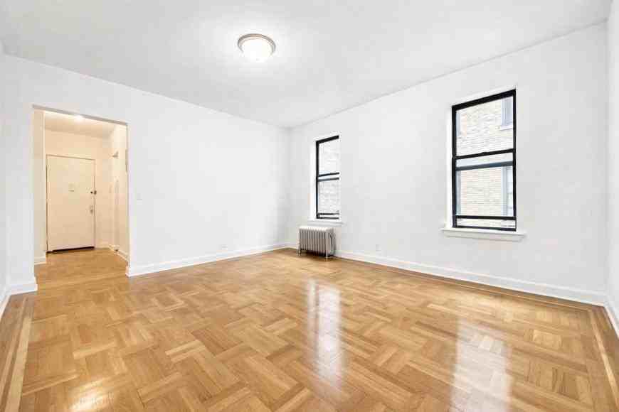 590 Fort Washington Ave - Photo 2 of 9